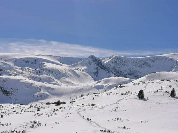 Две групи спасители са се насочили към пострадалия турист в Рила