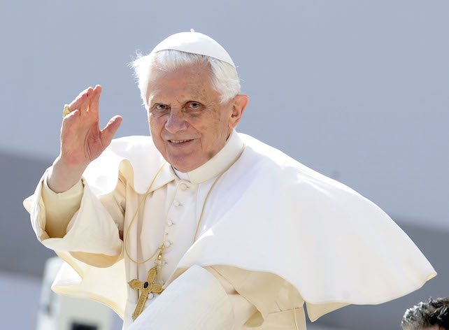 ЧЕРНА ВЕСТ: Почина папа Бенедикт XVI