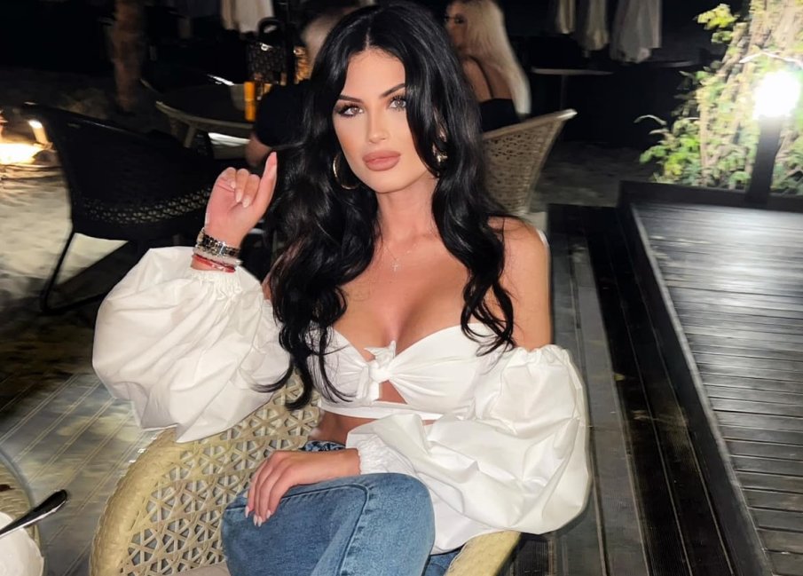 СЛАСТНИ ТАНЦИ: Наша миска надигра дубайска кючекчийка