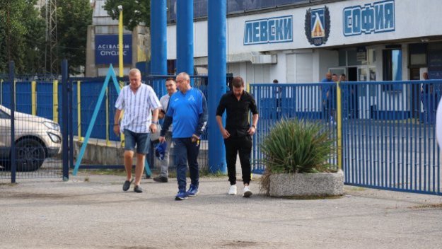 Левски се разминал с македонски национал