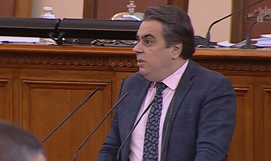 Юлиян Петров от синдикат Образование: Учителите не очакват Асен Василев да се извини