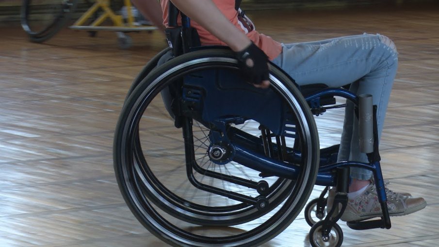 Увеличават помощите за хора с трайни увреждания с 22%