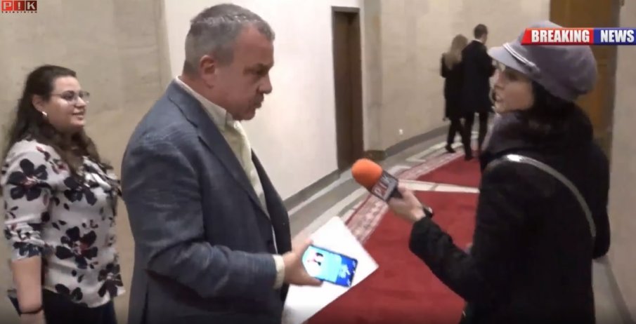 Кошлуков нагло пред ПИК TV след въпрос за Дарина Радева и човека на президента в БНТ: Не искам да ме снимате (ВИДЕО)