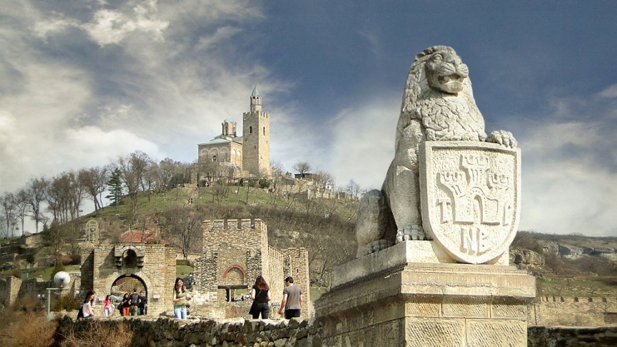 Във Велико Търново посрещат Възкресение на крепостта Царевец