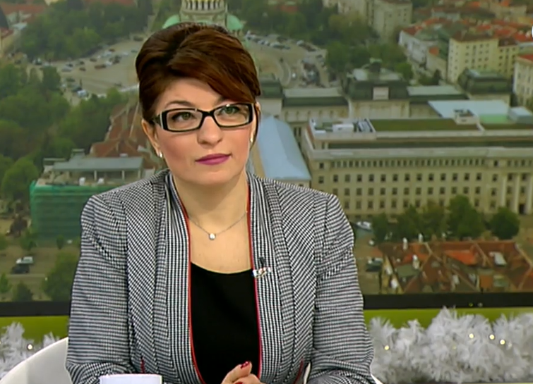 Десислава Атанасова: Декларацията на ПП е лековата и безсмислена. Няма ги смелите мечти за четири моста над Дунав
