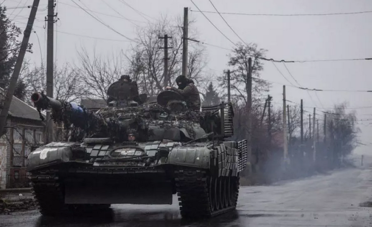 Великобритания праща танкове на Украйна