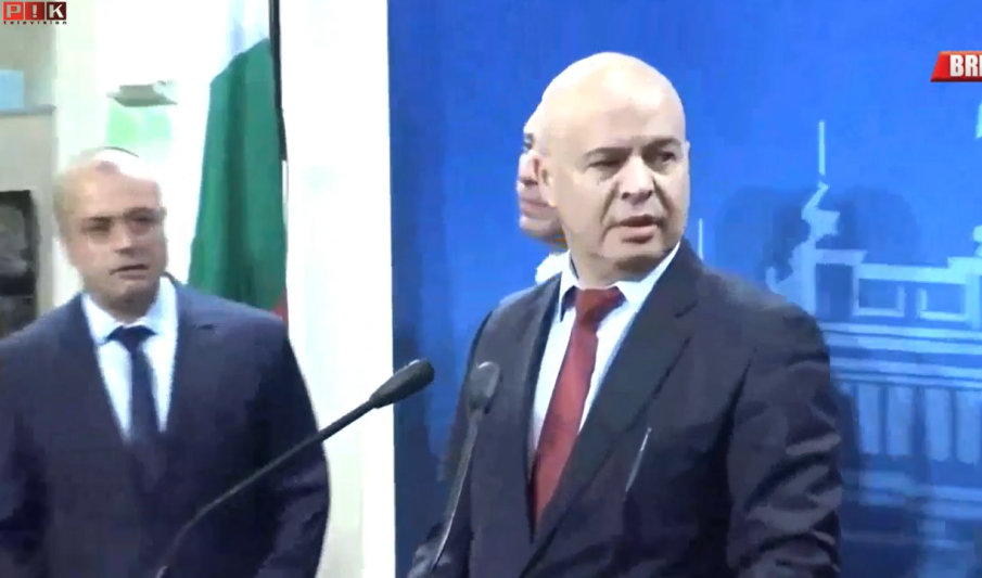 ПИК TV! БСП посочи отговорните за промените с билетите в градския транспорт - мнозинство в общинския съвет начело с ГЕРБ и ДБ взело решенията (ВИДЕО)