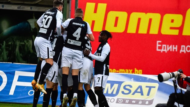 Локо (Пловдив) приема Левски и ЦСКА на друг стадион?