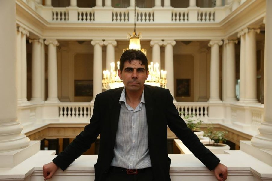 Политологът Борислав Ангелов: Радев изпраща страната със 100 км в час на нови избори