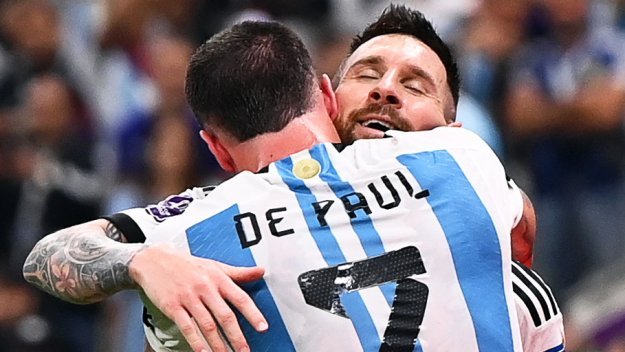 ПИЯН И ЩАСТЛИВ: Де Пол объркал жена си с... Лео Меси 