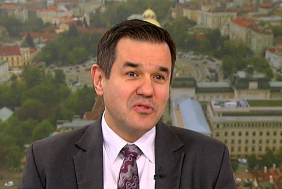 Никола Стоянов: Решението за предоставяне на ваучери за транспорт остави много въпросителни