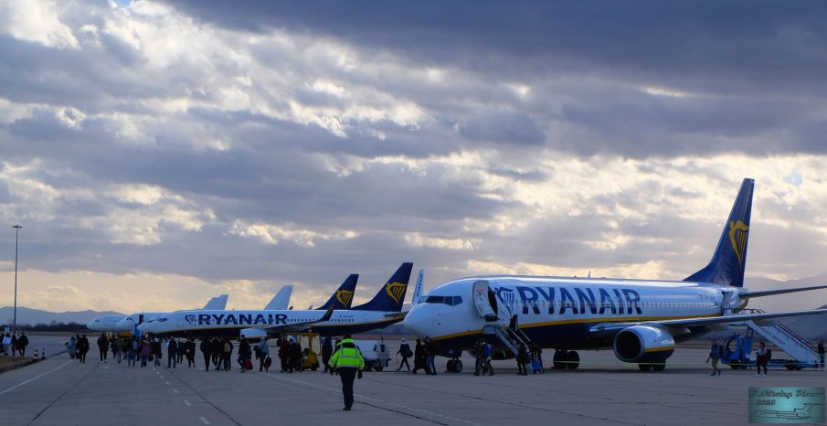 Летище Пловдив се похвали с нов полет, преговарят за още четири