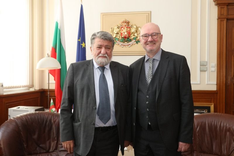 Вежди Рашидов се срещна с ръководителя на представителството на Фондация „Конрад Аденауер“ в София Норбърт Бекман – Диркес