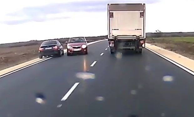 БЕЗ ПОЩАДА: Шофьор на БМВ с 28 глоби едва не уби семейство, арестуваха го (ВИДЕО)