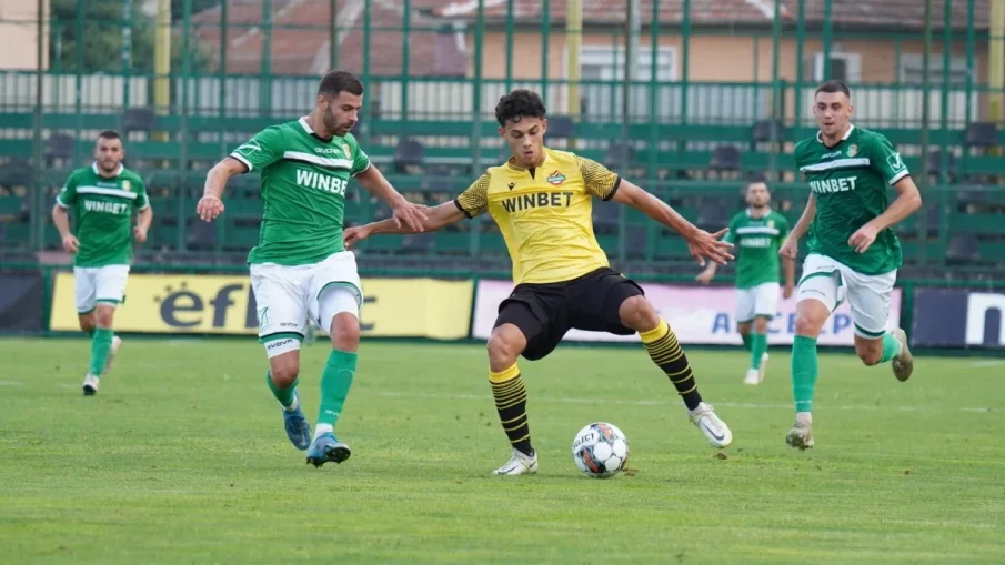 Ботев (Пд) командирова двама млади играчи на Крумовград