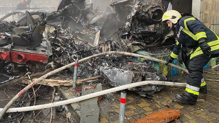 ОТ ПОСЛЕДНИТЕ МИНУТИ: Хеликоптер се разби край Киев. Вътрешният министър на Украйна е сред загиналите (СНИМКИ/ВИДЕО)