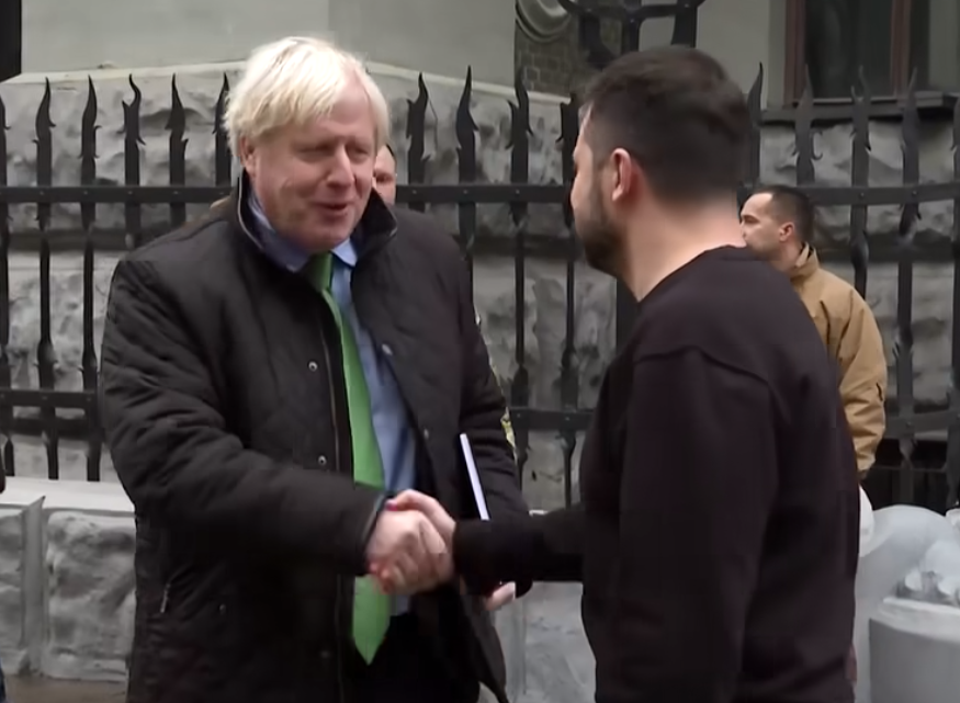 Борис Джонсън изненадващо посети Киев и обеща помощ (ВИДЕО)