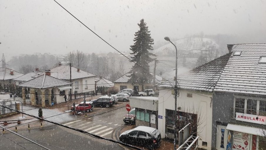 Обилни снеговалежи обхванаха Балканите - опасно време в Сърбия и Босна и Херцеговина