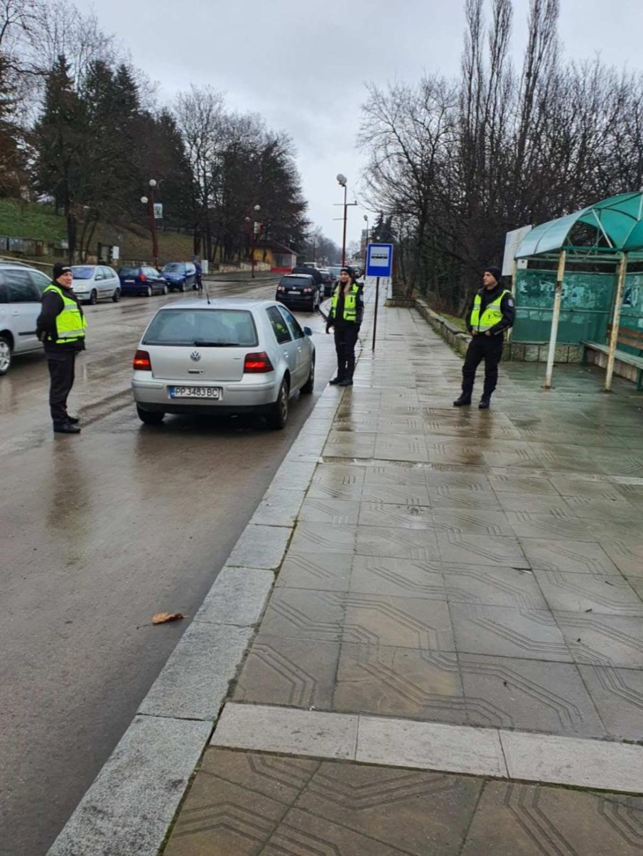 Задържаха дрогиран шофьор в Разград