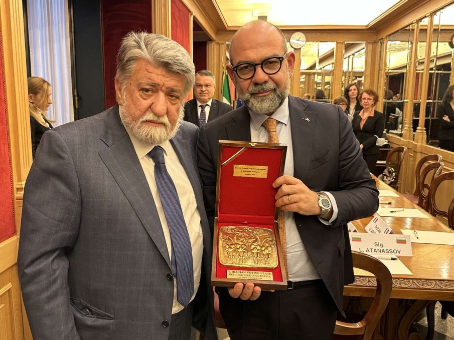 Вежди Рашидов обсъди възможности за по-добри връзки в областта на културата, археологията и туризма с шефа на ресорната комисия на италианския Сенат