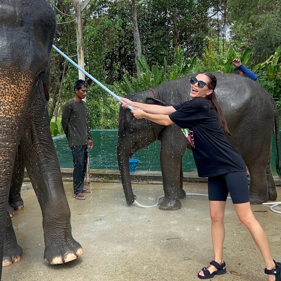Преслава цъфна на сватба в Тайланд (ВИДЕО)