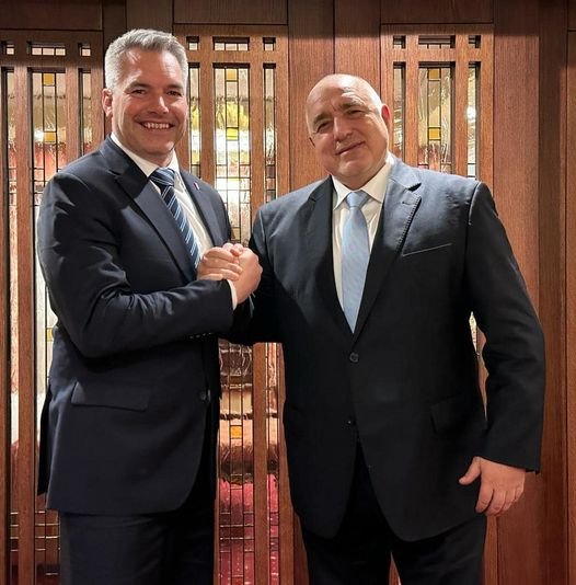 Борисов пред австрийския канцлер: Увеличеният миграционен натиск към Европа ни задължава да се борим заедно за общите ни граници