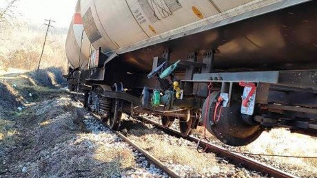 НОВ ИНЦИДЕНТ: Цистерни с фосфорна киселина дерайлираха в Зайчар