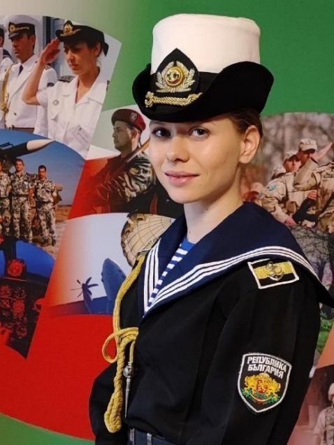 Курсантка от Морско училище стана лице на Българската армия