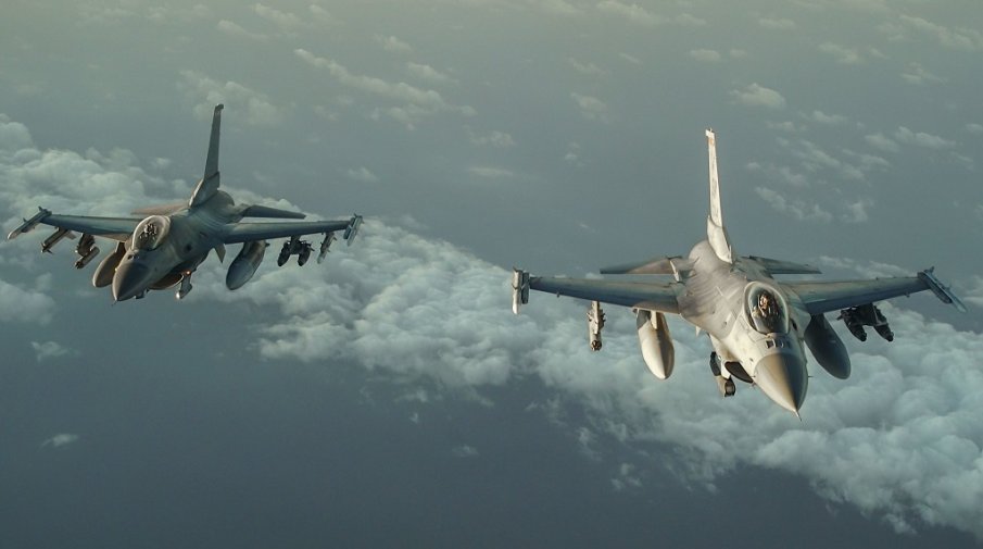 НЕОЧАКВАНО: САЩ няма да изпратят изтребители F-16 на Украйна