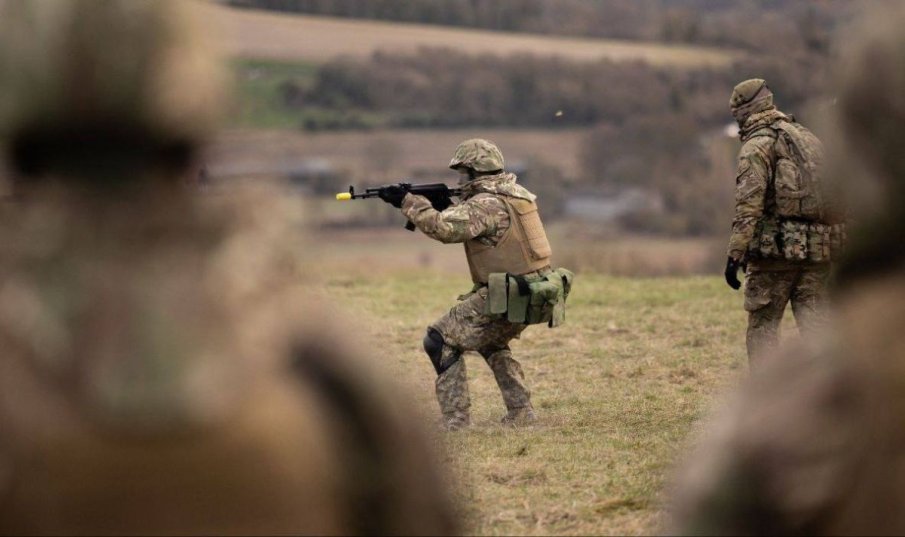 Украински войници използват български калашници (СНИМКИ)