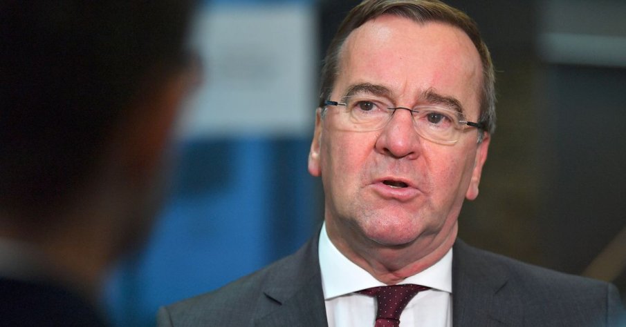 Германският министър на отбраната на изненадващо посещение в Киев