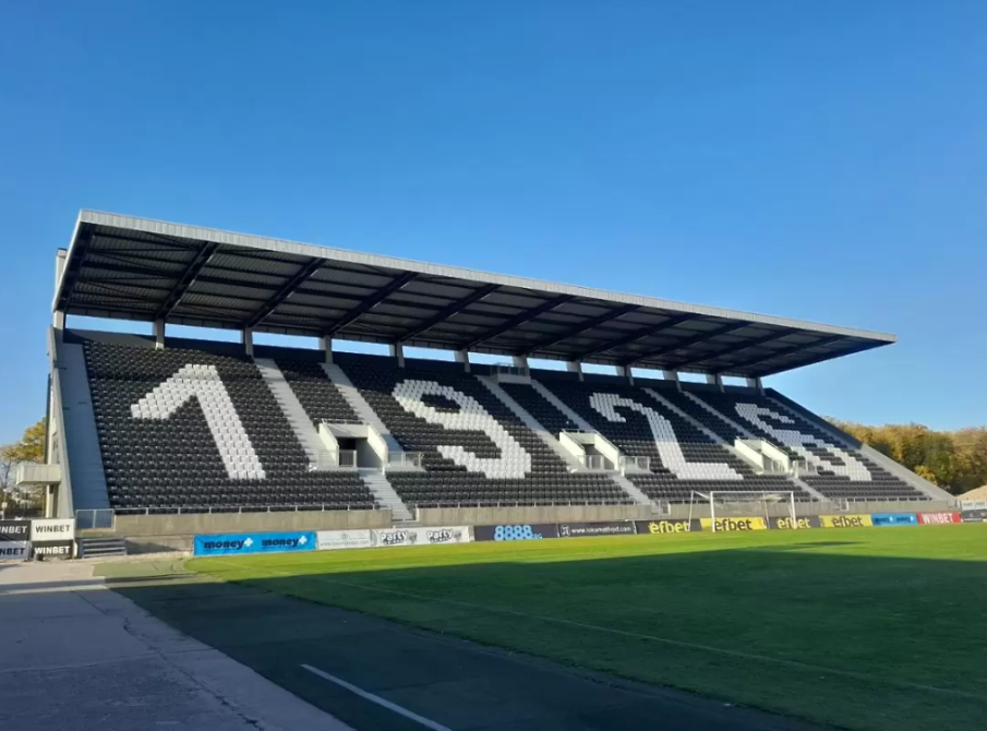 Локо (Пловдив) открива новата трибуна Бесика в неделя