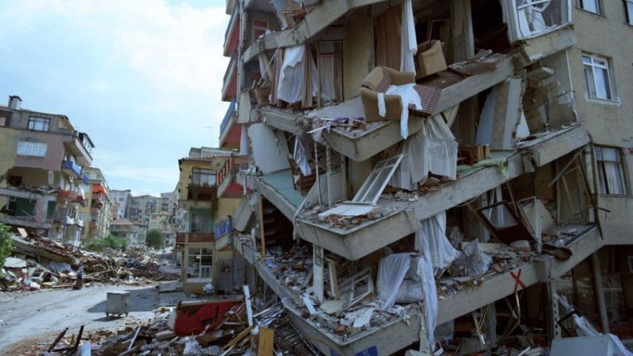 Българско семейство е извадено изпод руините в Турция от наши спасители