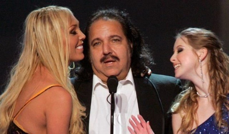 Порноактьорът Рон Джеръми влезе в психиатрична клиника