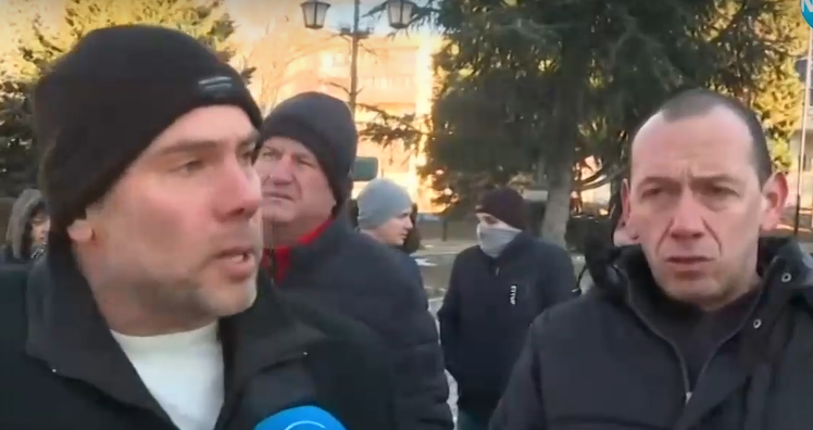 Пирдоп излезе на протест