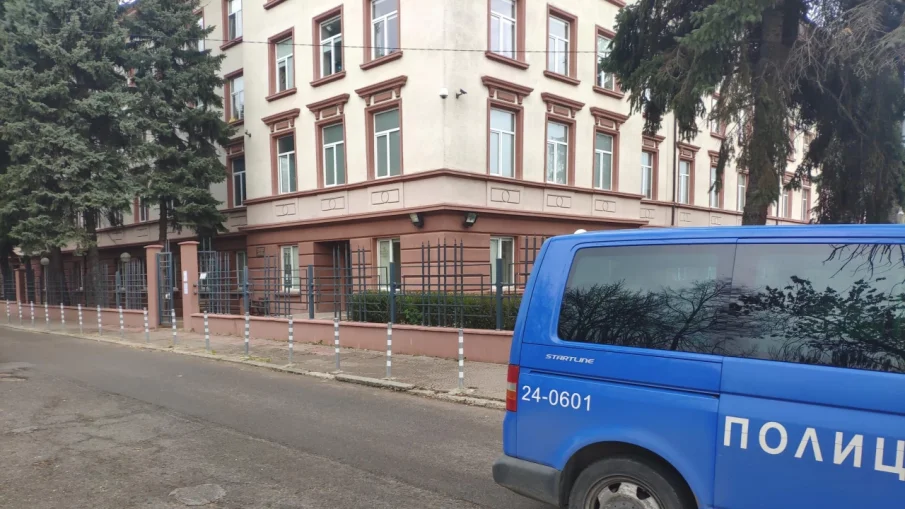 КАКВО СЕ СЛУЧВА?! Евакуират всички съдебни сгради в София