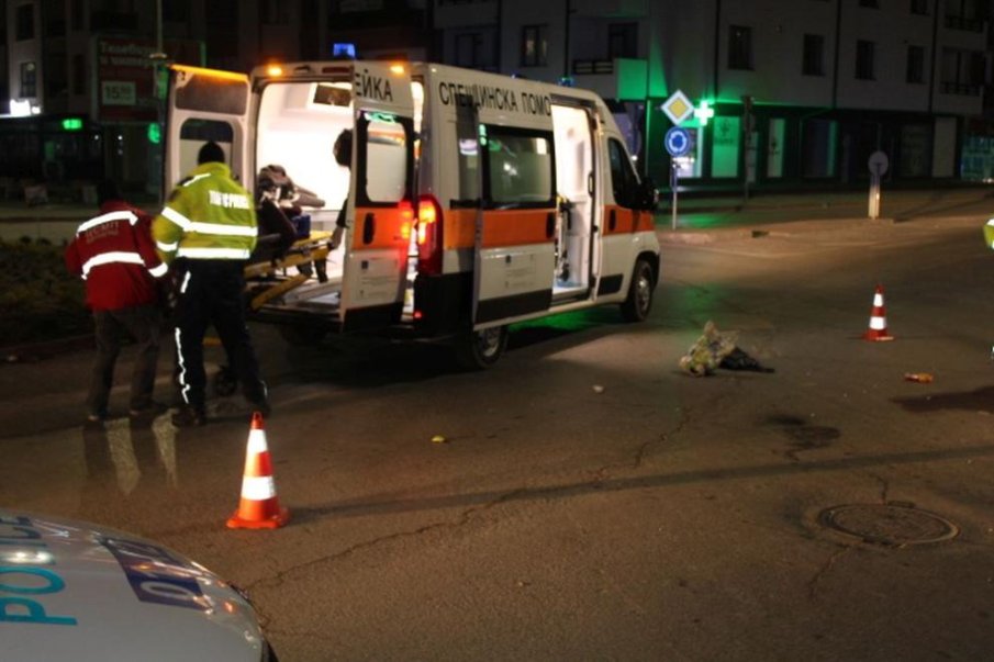 Кола отнесе медицински работник в Благоевград, жив е по чудо