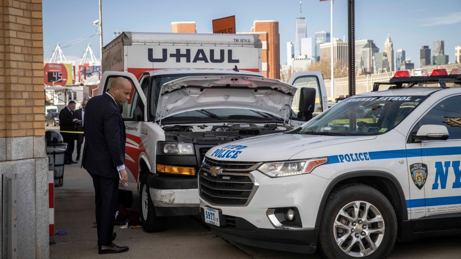 Товарен автомобил рани 8 души в Ню Йорк, шофьорът е арестуван