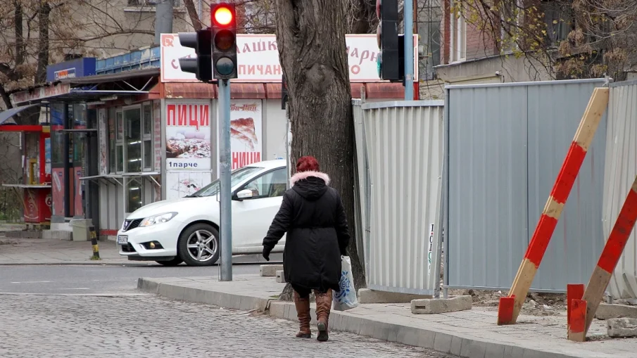 Барикади по тротоарите заради строежите в Пловдив