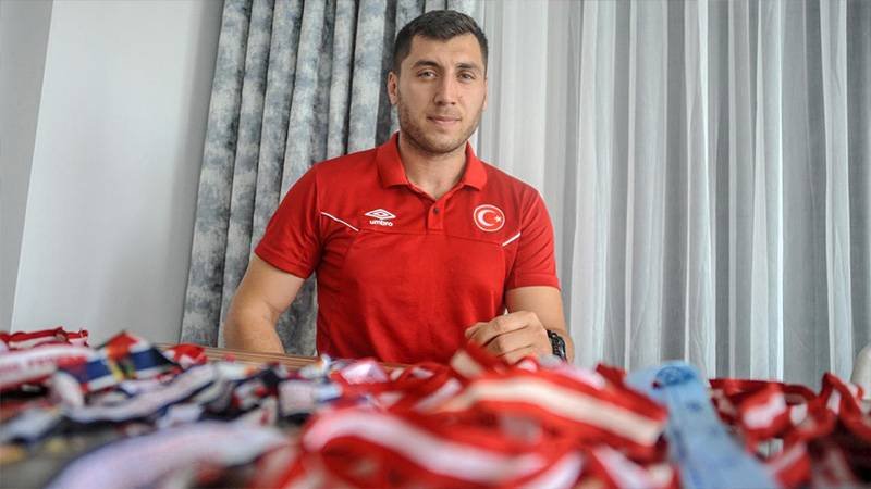 Оповестиха смъртта на национал по хандбал на Турция и 5-годишния му син (СНИМКИ)