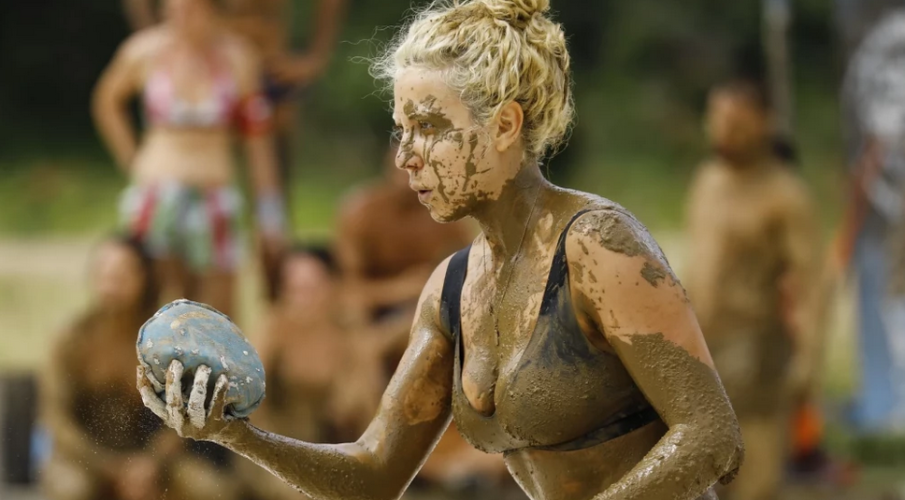 След краха в Сървайвър: Еротичната звезда Стефани призна защо напуска