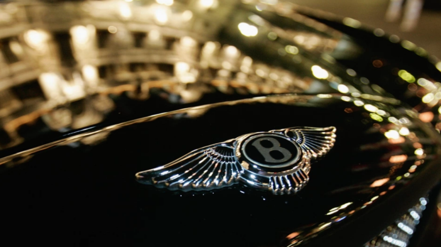 Бентли спира бензиновите модели, минава на електрически