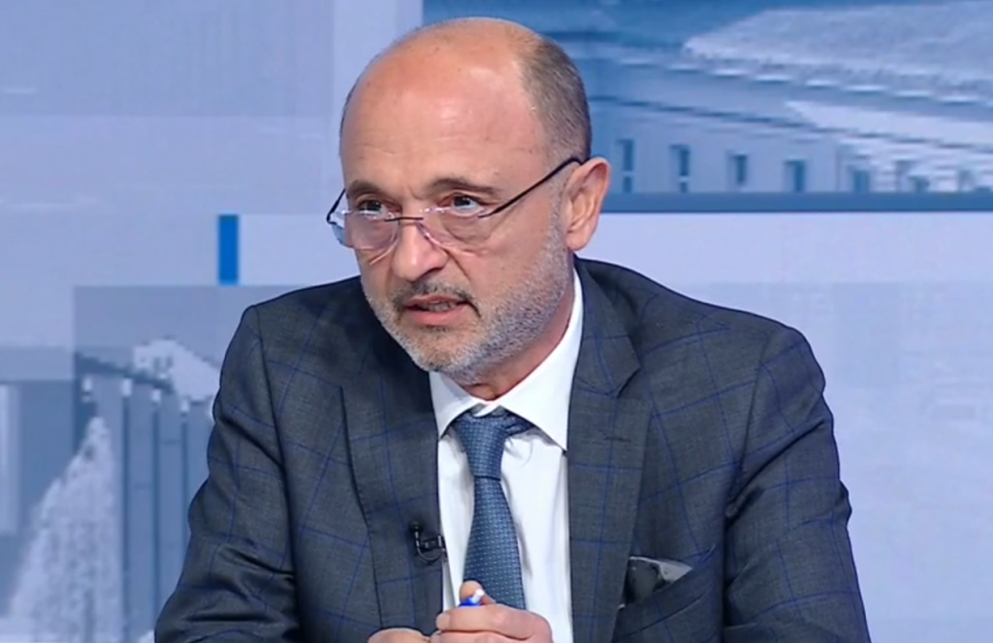 Здравният министър: До юни-юли се надявам да имаме хеликоптери за спешна помощ