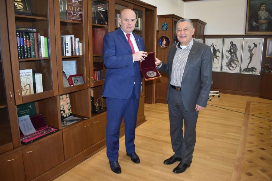 Иван Гешев награди посланика на Украйна