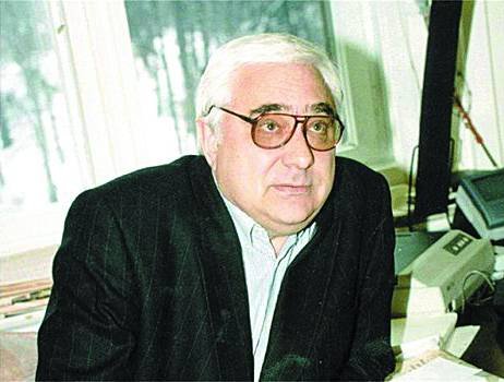 САМО В ПИК И РЕТРО: Внучките на Луканов гении в Софийския университет (СНИМКИ)