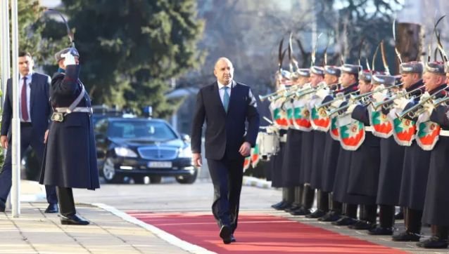 Румен Радев с нови критики към партиите: Гледат на армията ни като на донор за въоръжените сили на Украйна