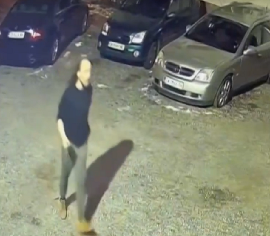 Мъж замеря агрегат с камъни в София заради силен шум