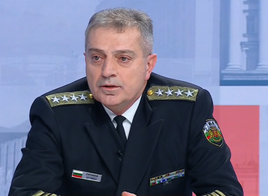 Началникът на отбраната: Година след войната българските граждани могат да се чувстват защитени и сигурни