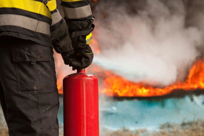 Пожар лумна до Гребната база в Пловдив