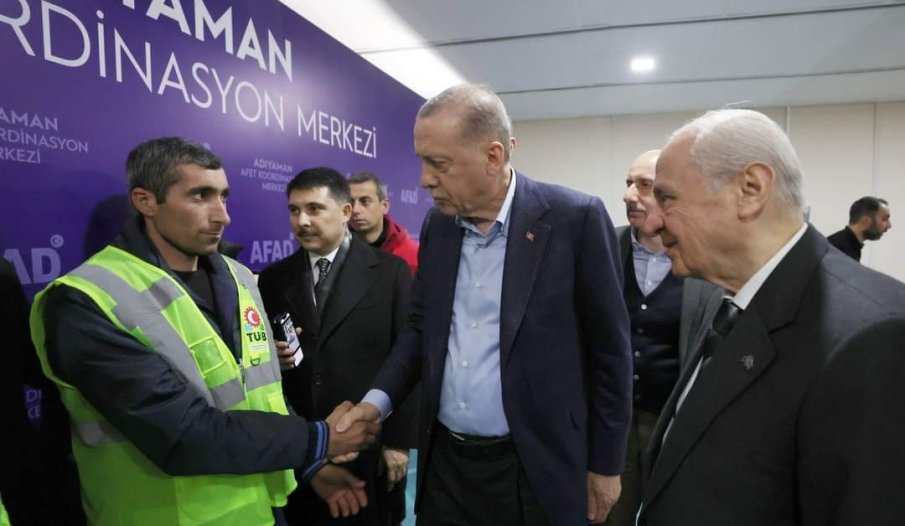 Ердоган поиска прошка за забавянето на спасителните операции след земетресението